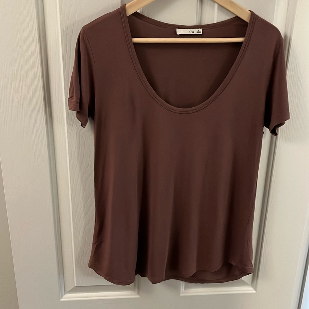 Aritzia Dusty taupe rose scoop neck T-shirt